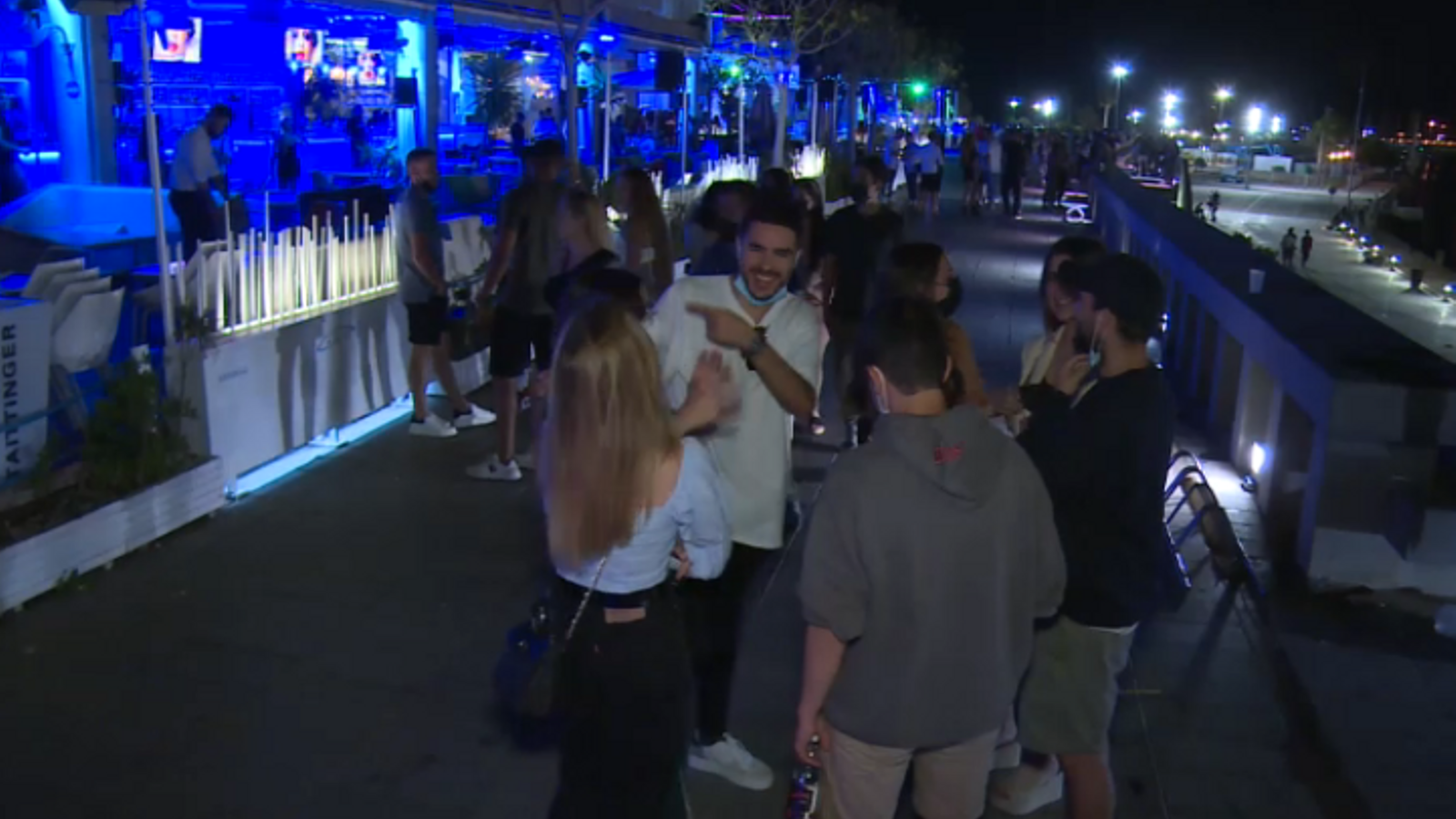 Nit de descontrol de contagis