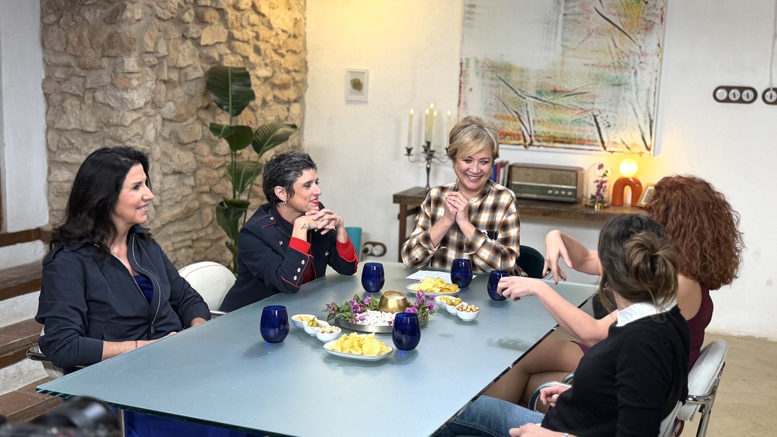 Nit de dones, este diumenge 8 de març 'En casa d'Inés'