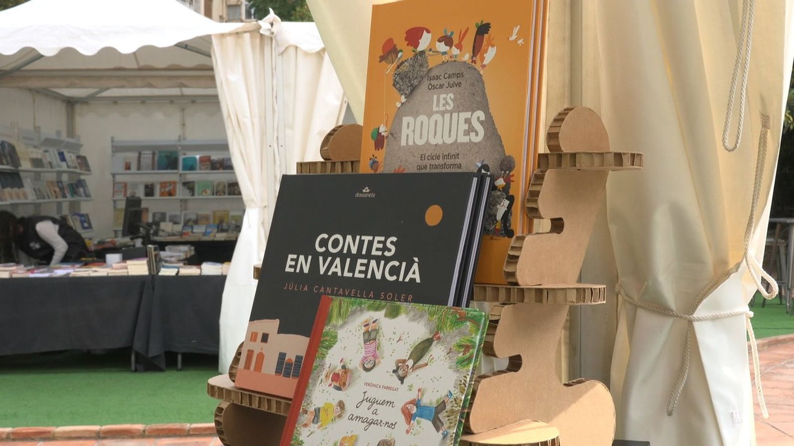 Els llibres en valencià, protagonistes al Jardí Botànic de València