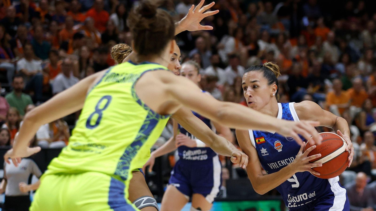 El València Basket supera el Praga