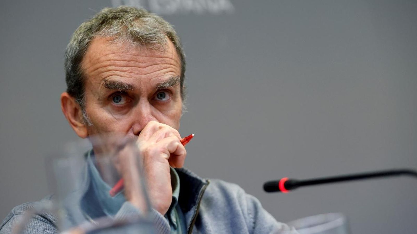 El director del Centre de Coordinació d'Alertes i Emergències Sanitàries, Fernando Simón, durant la roda de premsa d'aquest dijous El director del Centre de Coordinació d'Alertes i Emergències Sanitàries, Fernando Simón, durant la roda de premsa d'aquest dijous