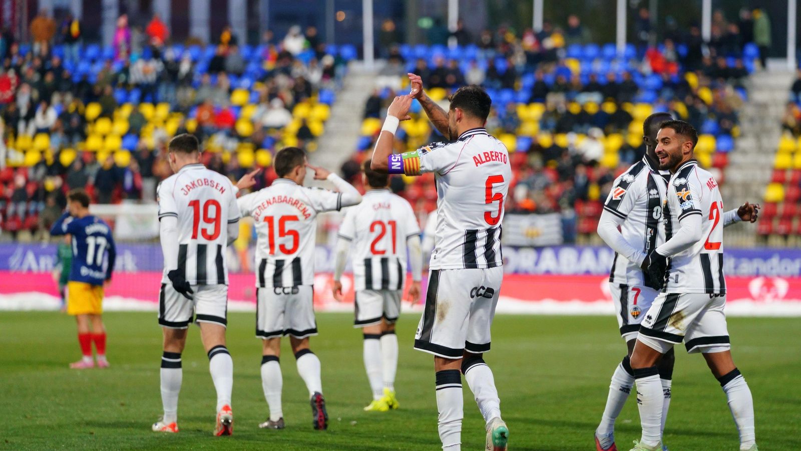 Alberto Jiménez celebra un gol en l'última victòria del Castelló, contra l'Andorra