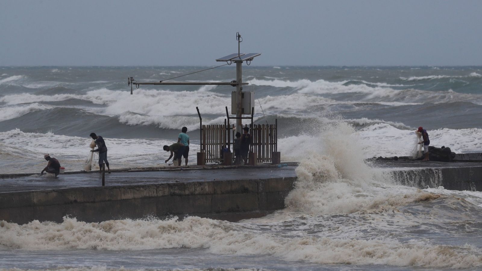 El govern filipí iniciarà hui les tasques d’evacuació de les famílies que viuen a les zones més vulnerables a l’embat del temporal