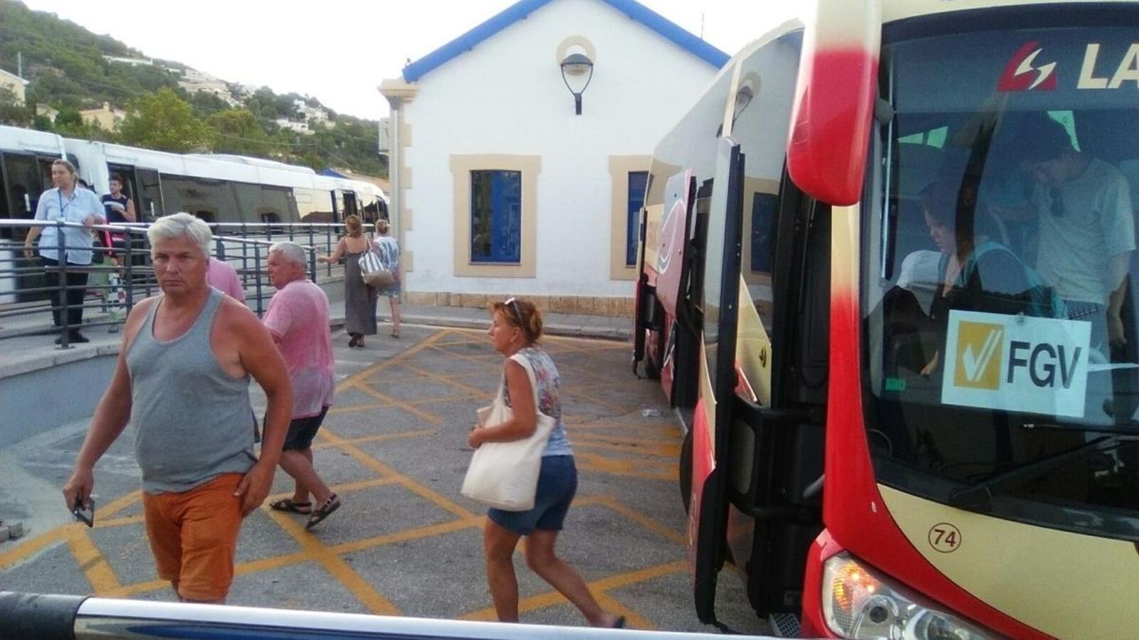 FGV adjudica el servei d\'autobús entre Calp i Dénia per les obres en la línia 9 del Tram