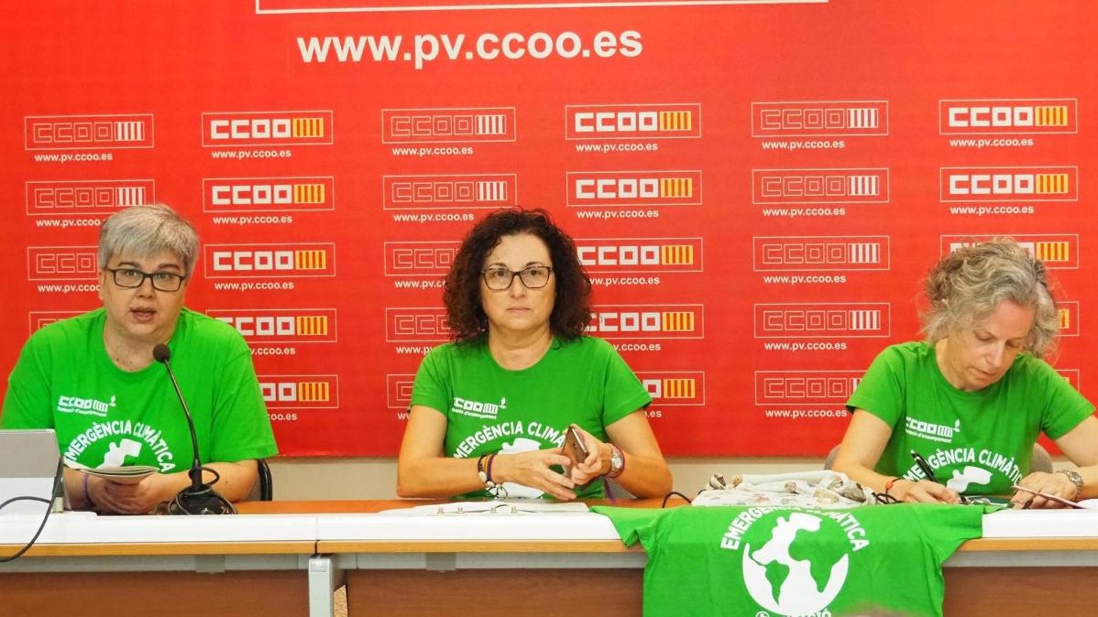Roda de premsa de la Federació d'Ensenyament de CCOO sobre l'emergència climàtica Roda de premsa de la Federació d'Ensenyament de CCOO sobre l'emergència climàtica