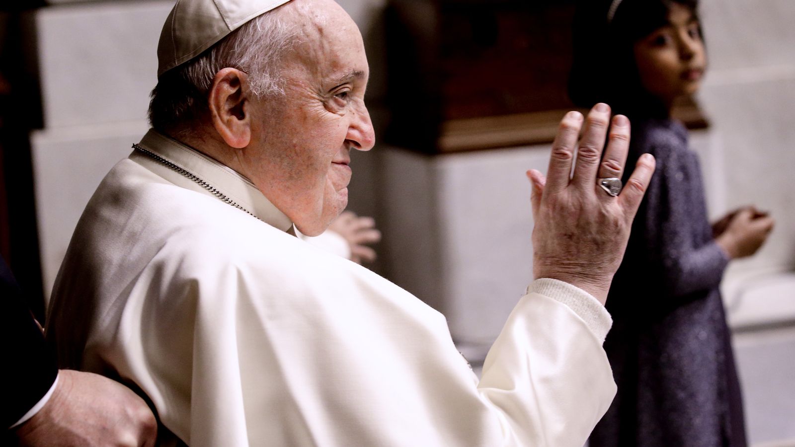 El Papa durant la missa de la Nit de Nadal