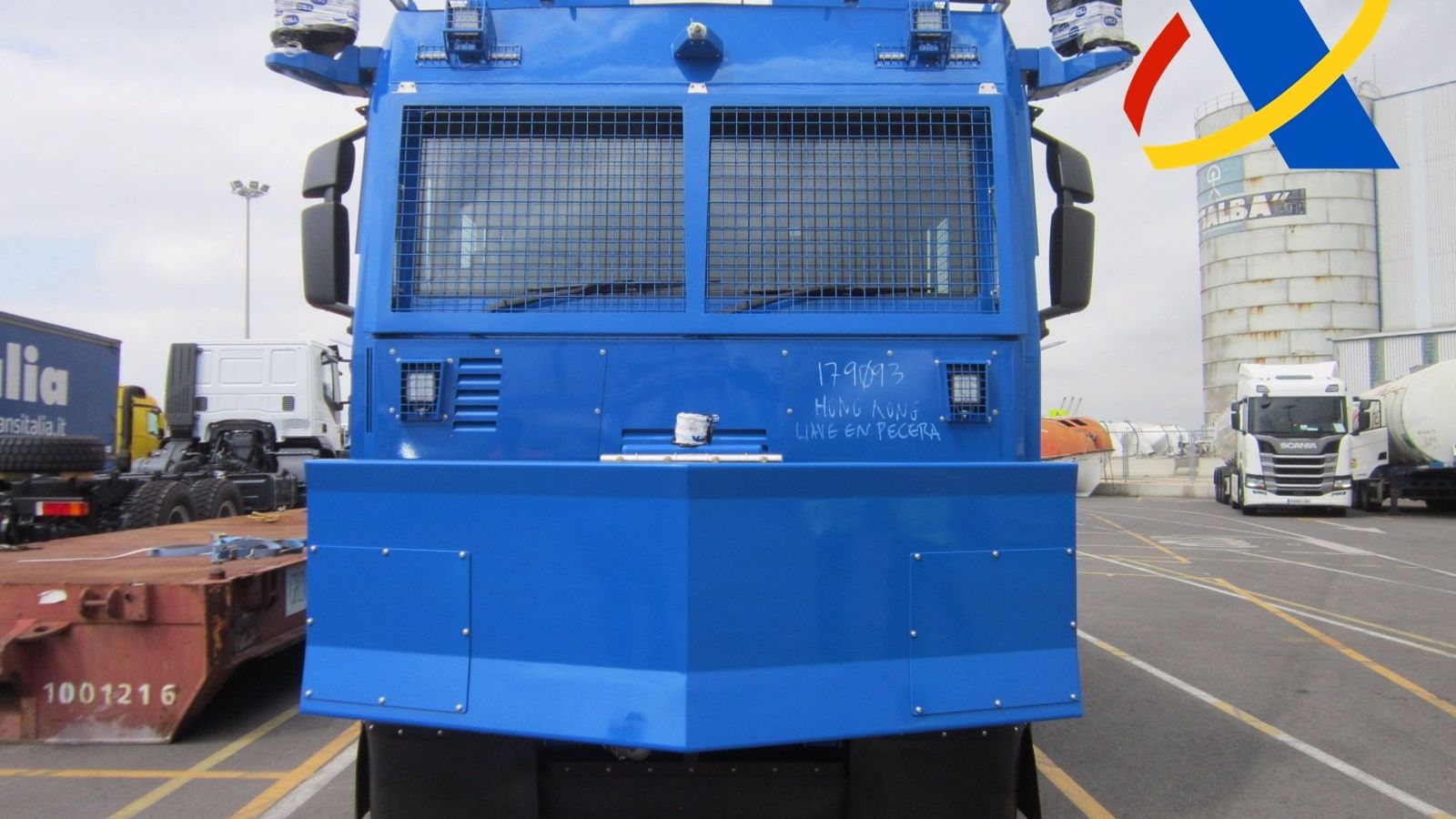 Vehicle antidisturbis que es pretenia exportar a la Xina