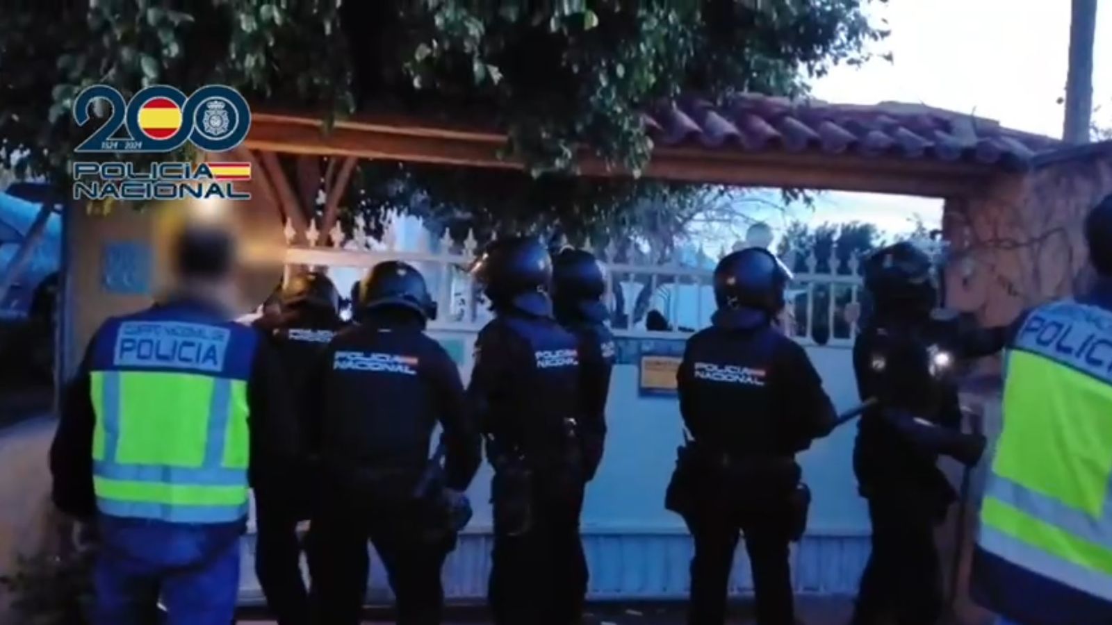 La Policia Nacional, en un moment de l'operatiu