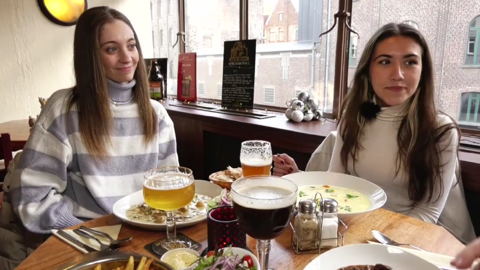 Marta (Montcada) i Nerea (València) són amigues i estudien a Gant