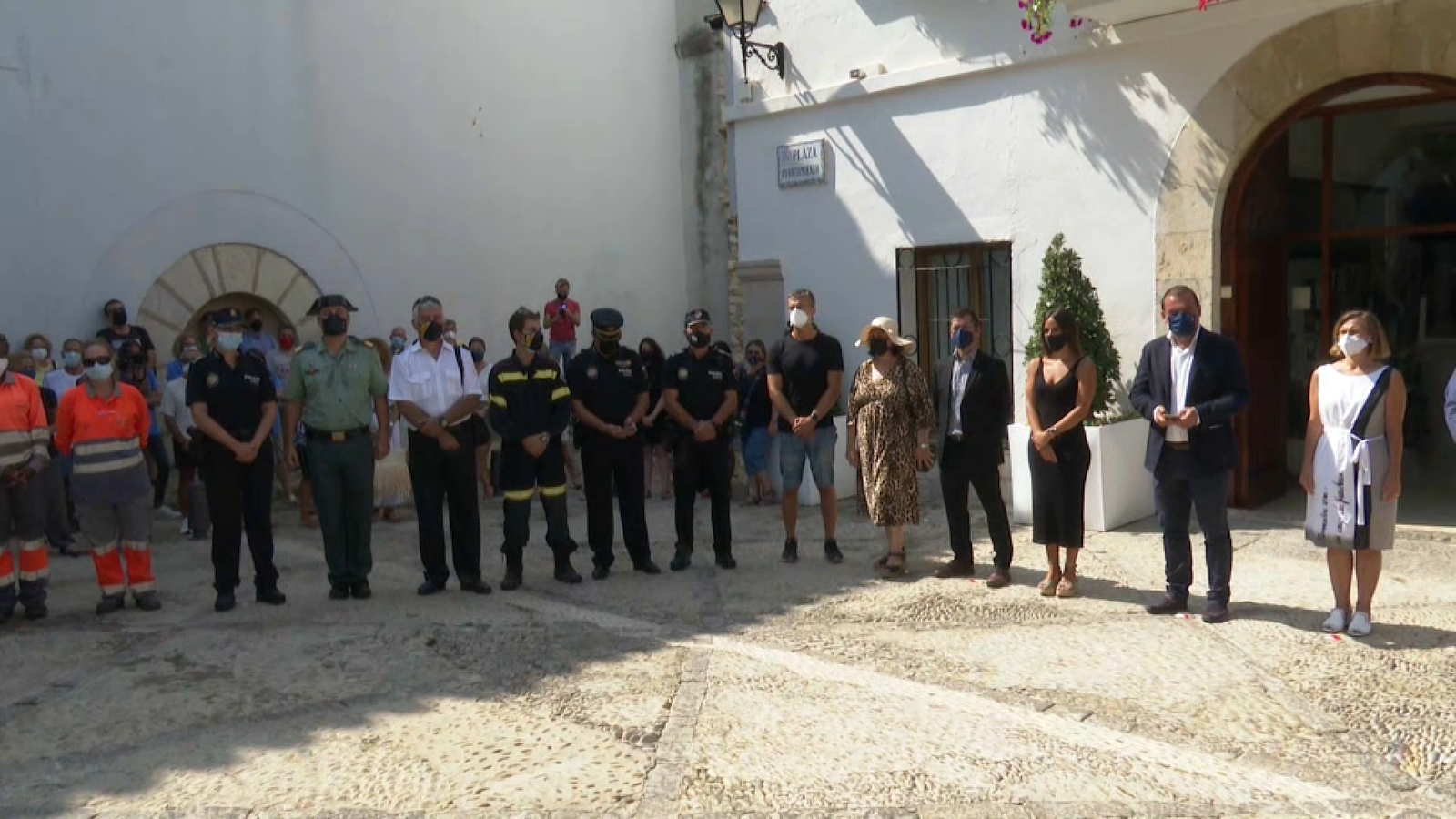 Minut de silenci a Peníscola per les víctimes en l'assolament d'un bloc d'apartaments /