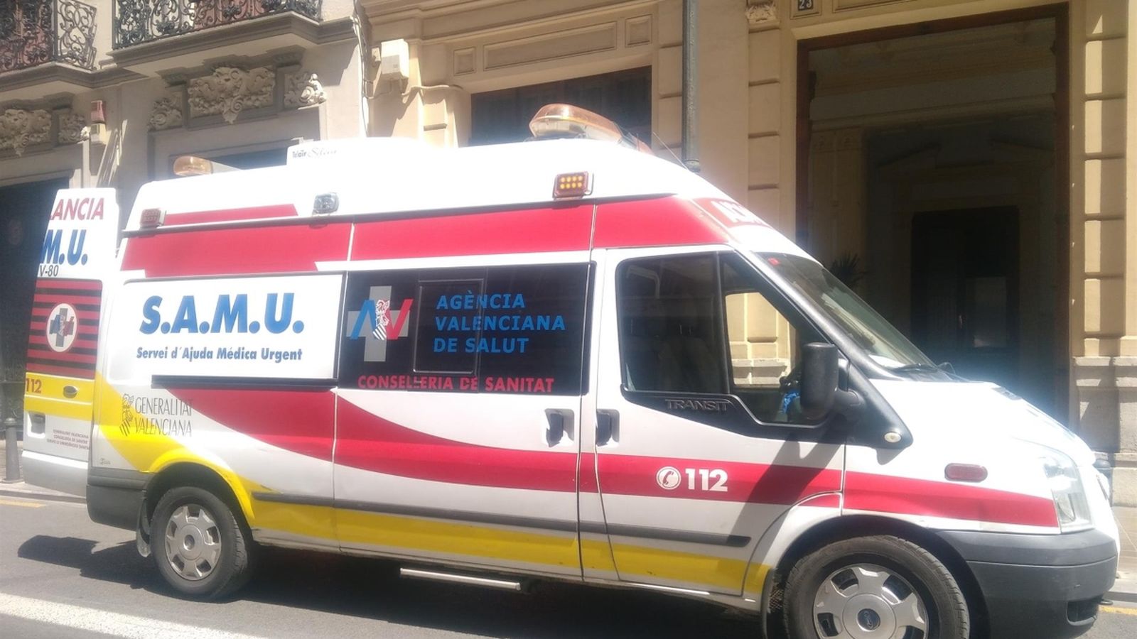 Una unitat del SAMU l'ha traslladat al Centre de Salut, on l'han intentat reanimar.