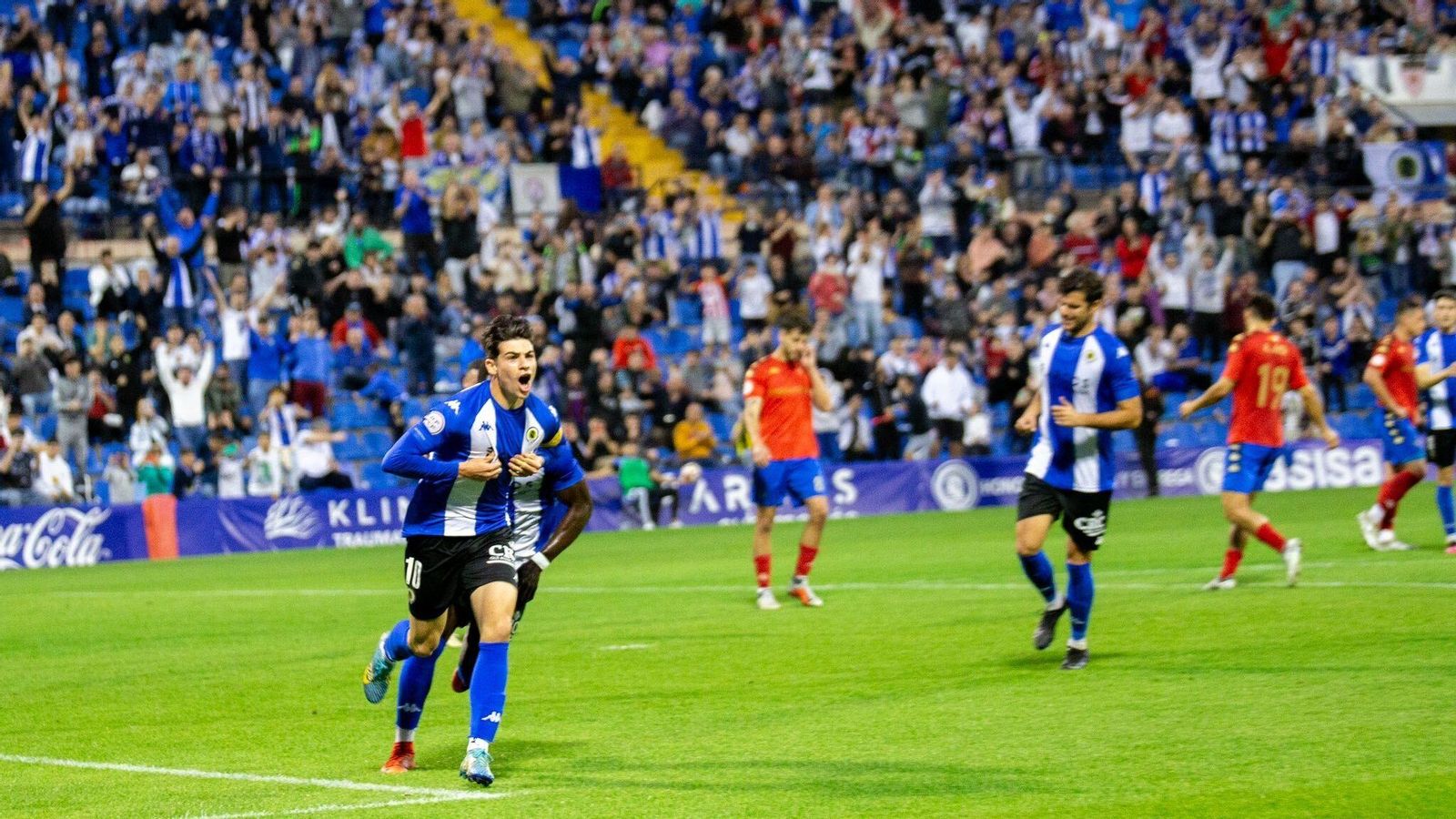 Nico celebra un gol