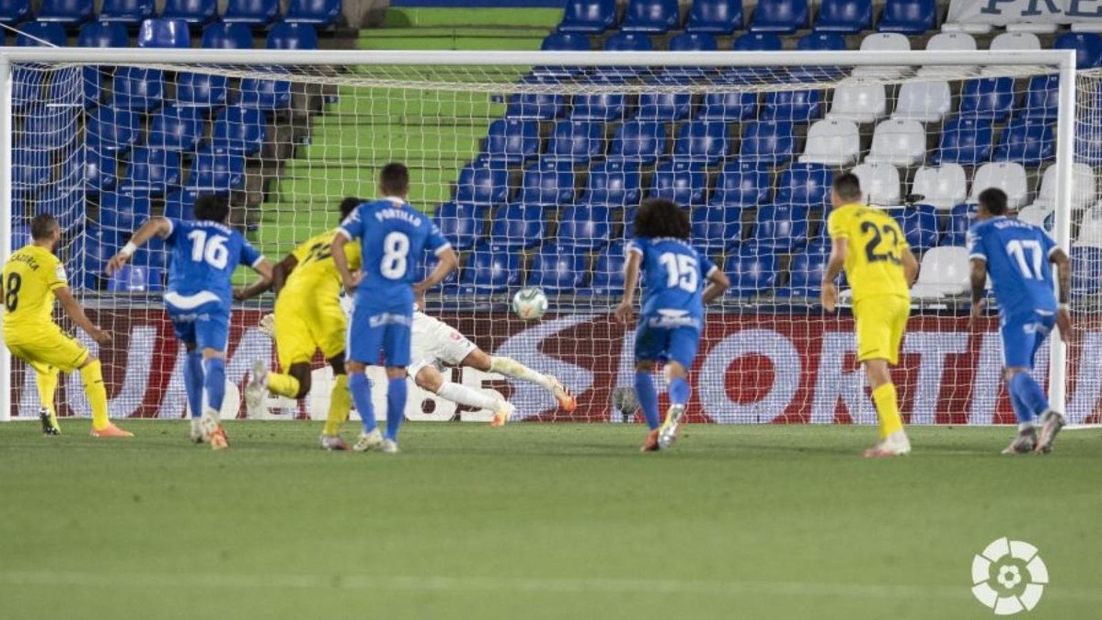 Santi Cazorla, autor de dos dels tres gols del Villarreal CF a Getafe: els dos, de penal