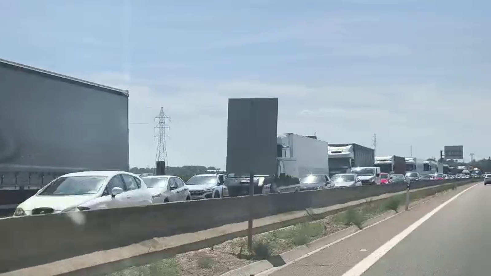 Retencions a l'A-7 provocades per l'accident