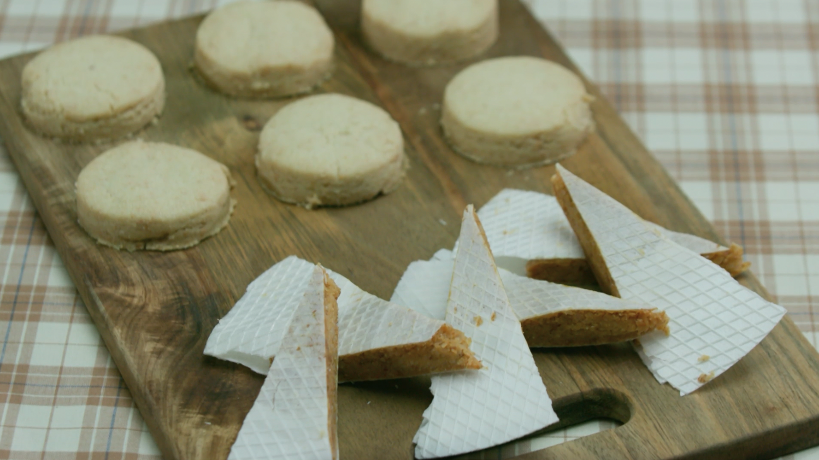 Mantegades d'ametla i torró de neula