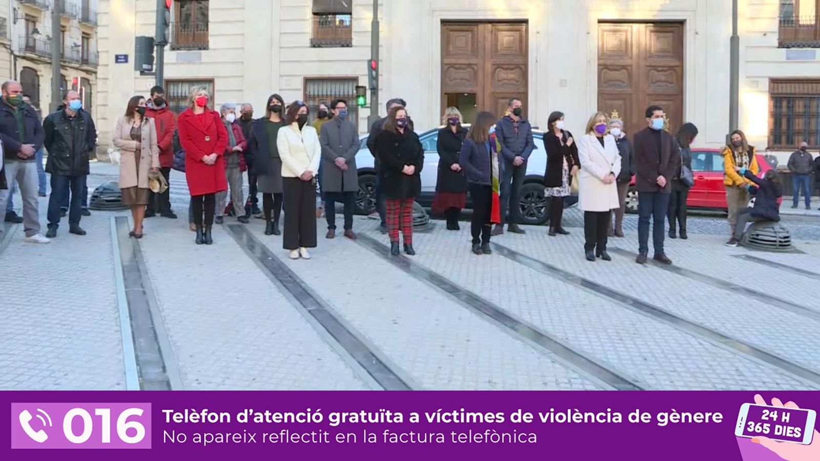 Alcoi mostra el seu rebuig per l’agressió masclista a una veïna de la localitat i els seus fills ahir
