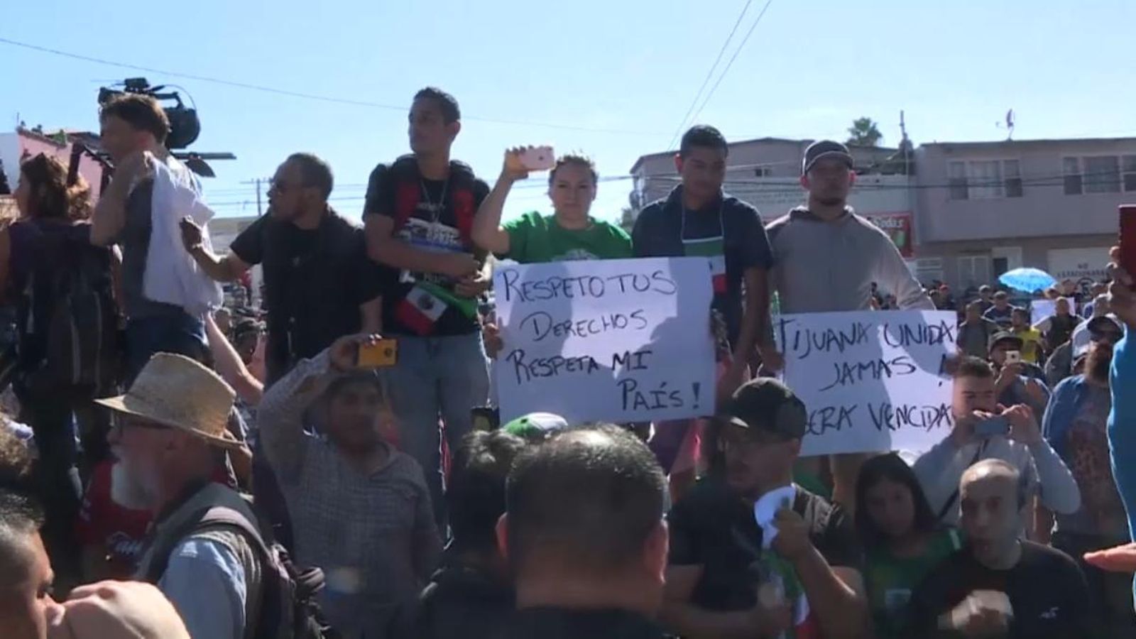 Protestes dels ciutadans de Tijuana per l'arribada de la caravana de migrants