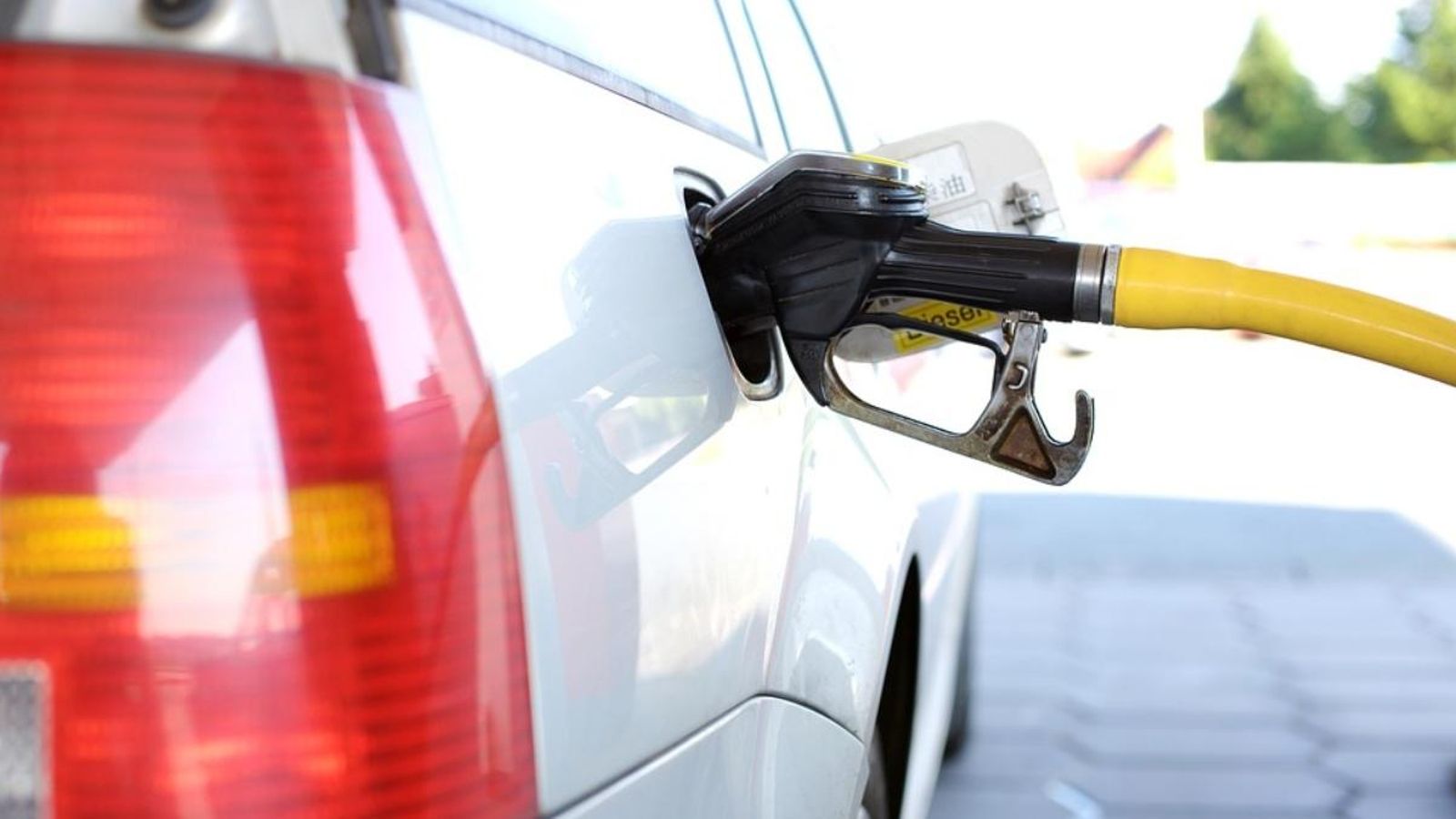 Aquest canvi de comportament es deu a la caiguda dels preus en electricitat i carburants