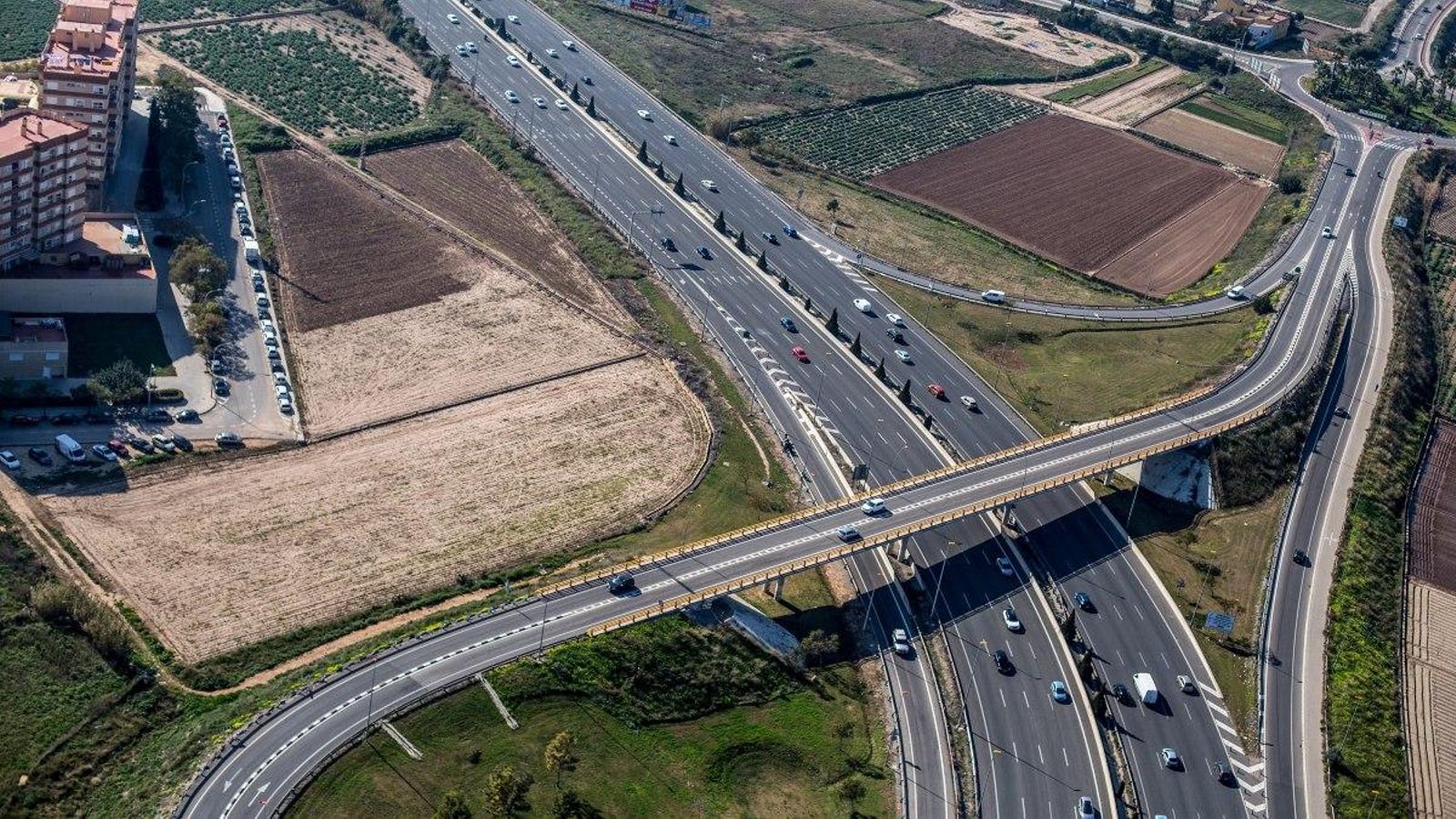 Vista aèria d'un tram de carreteres a València