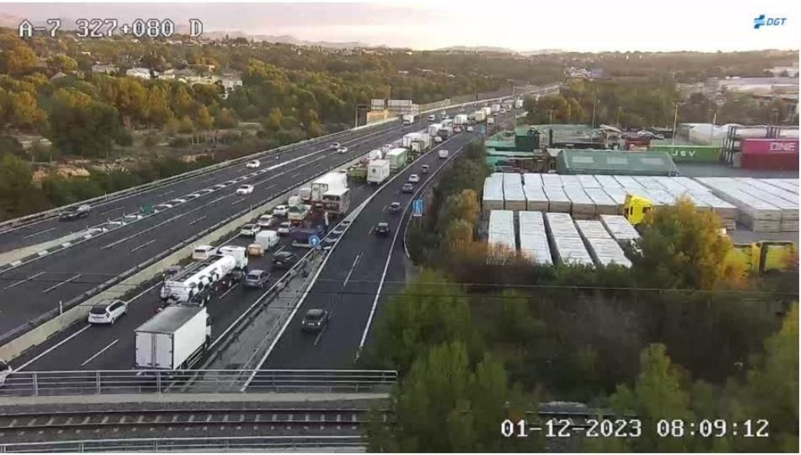 Cues quilomètriques aquest divendres de matí a l'A-7 a l'altura de Puçol