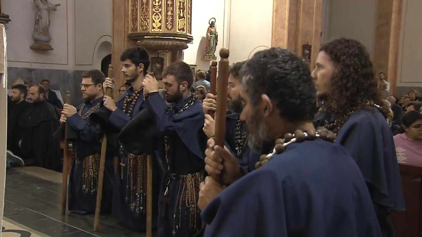 Els pelegrins de les Useres arriben al santuari de Sant Joan de Penyagolosa