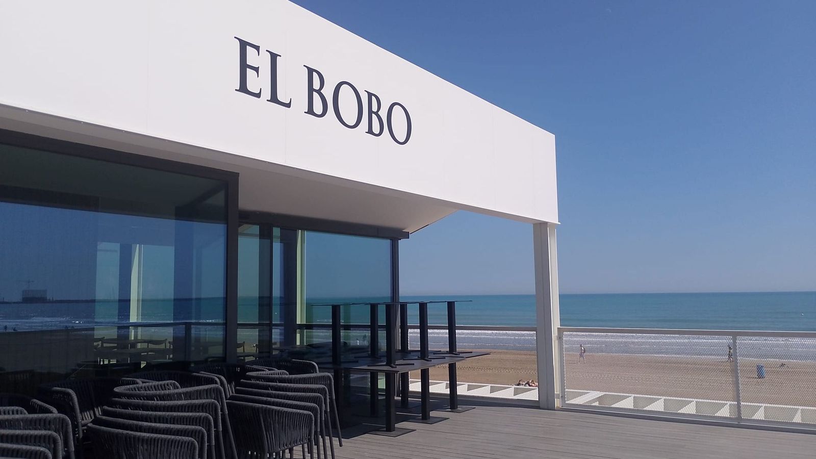 Nova façana del baret El Bobo