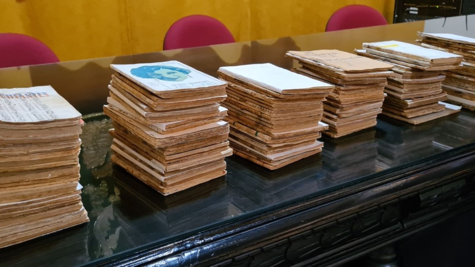 Les tres-centes obres donades pertanyien a Vicente Aledón i el seu fill, Joaquín, s’ha encarregat de classificar-les i datar-les