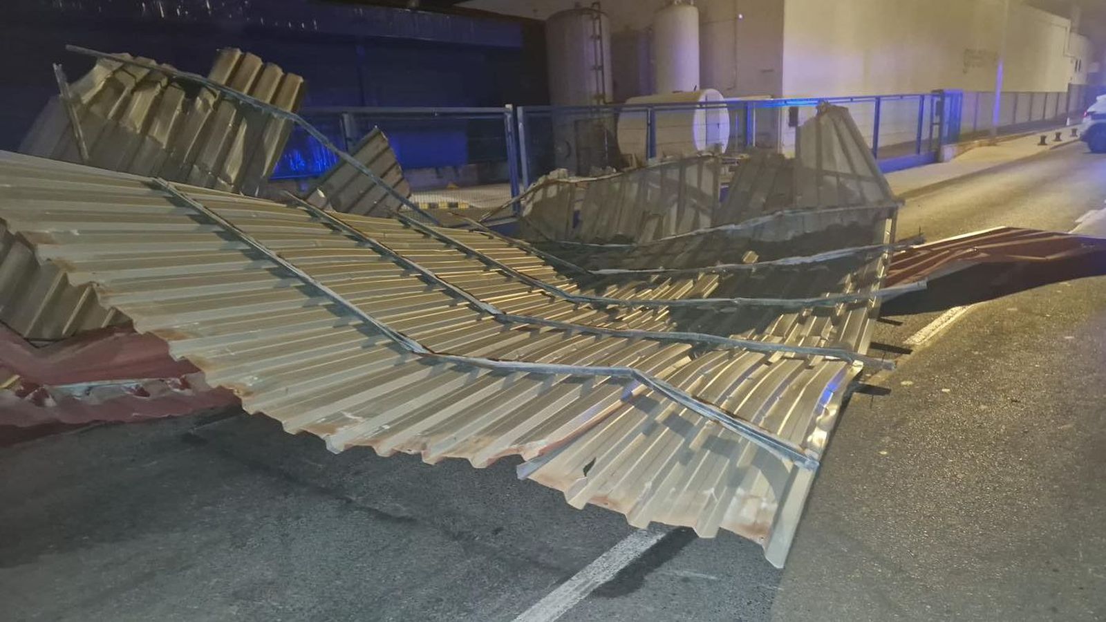 Les planxes caigudes no han produït cap dany personal