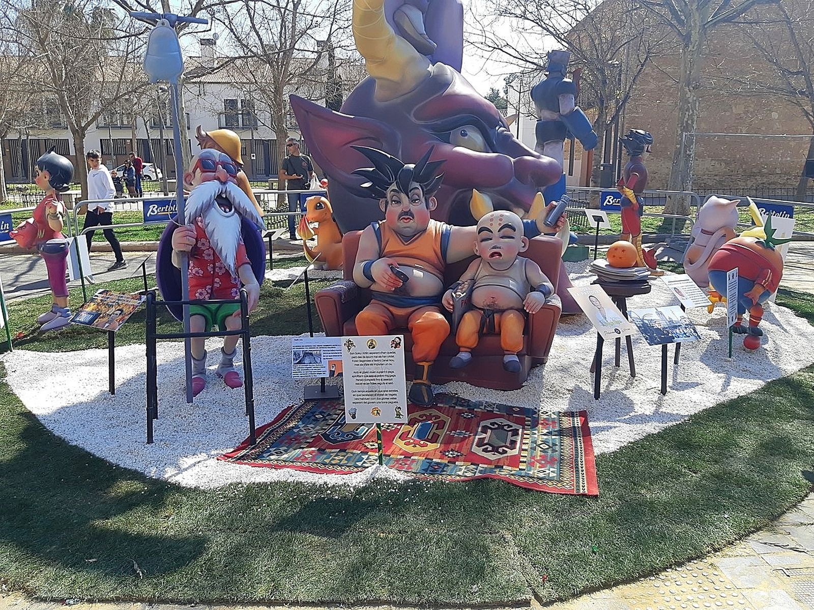 El segon premi, dotat 1.000 euros i l'estendard, és per a la falla Manuel Melià i Fuster - Carles Cortina, la Nova de Benicalap