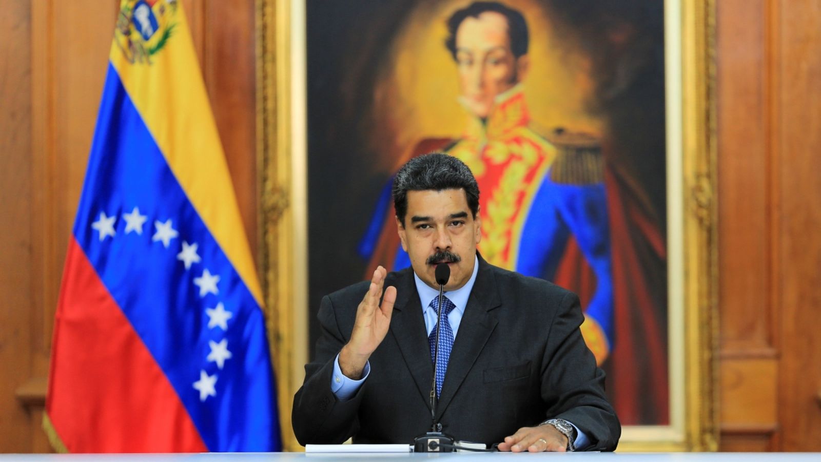 Maduro compareix en el palau de Miraflores, a Caracas | REUTERS