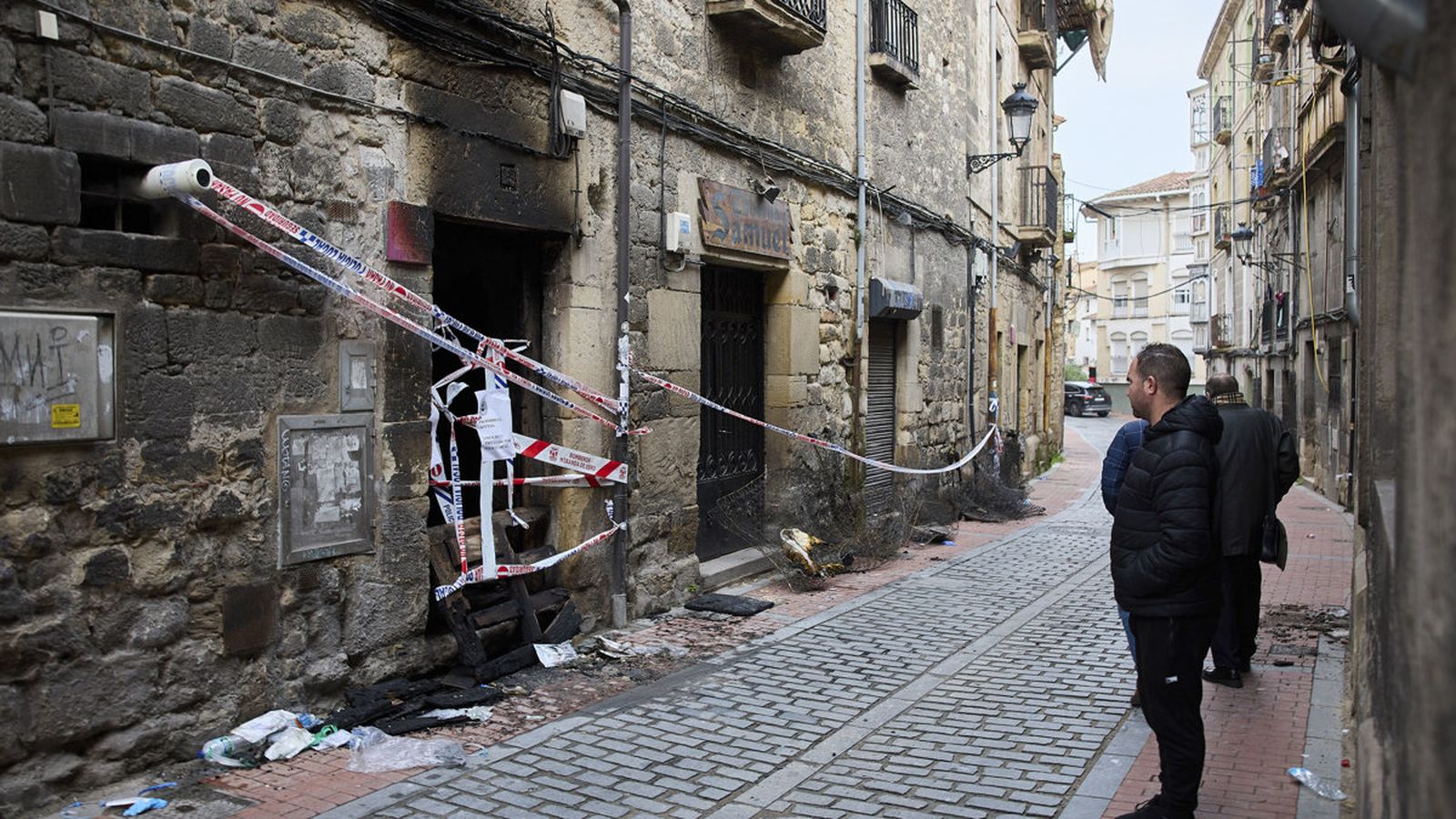 En imatge, la finca en què s'ha produït l'incendi