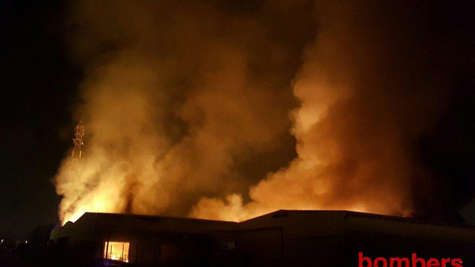 Incendi declarat a l'empresa de productes químics Miasa, a Tarragona