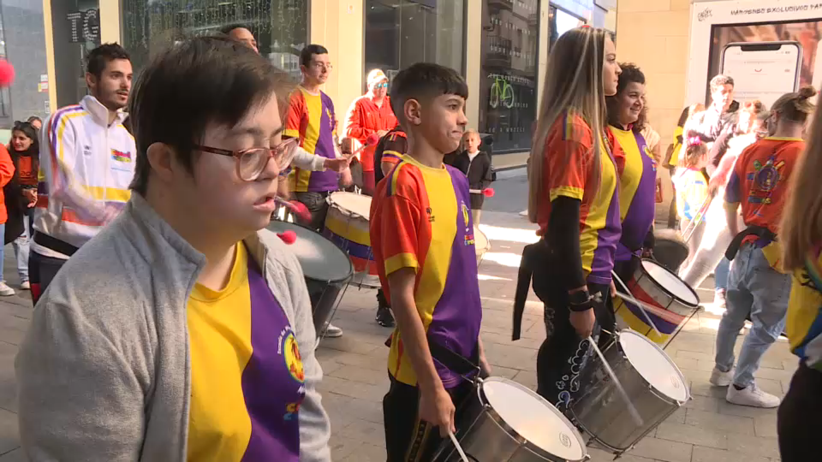 Batucada a Alacant per a celebrar el Dia Internacional de les Persones amb Discapacitat