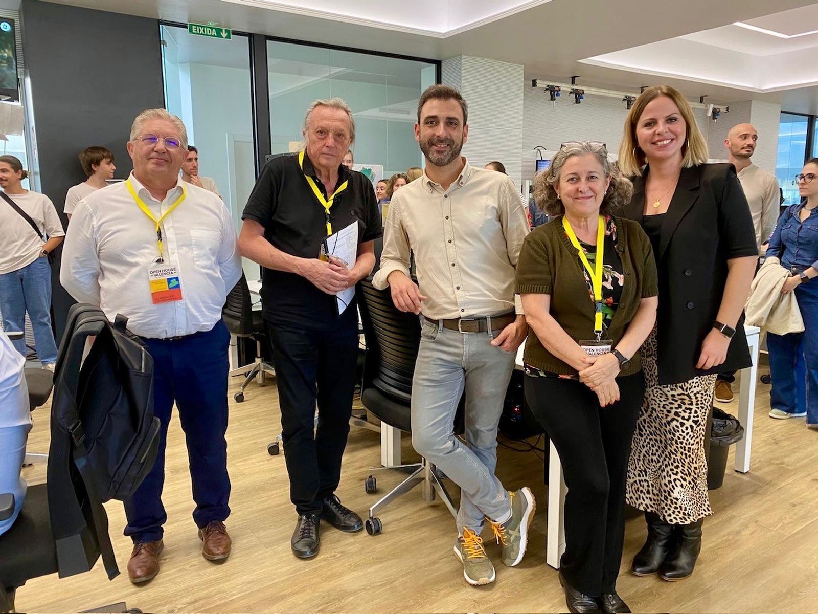 Higini Añó, Tito Llopis, Iván Esteve, Lola Alfonso i Amparo Cervera (subdirectora d'Informatius d'À Punt)