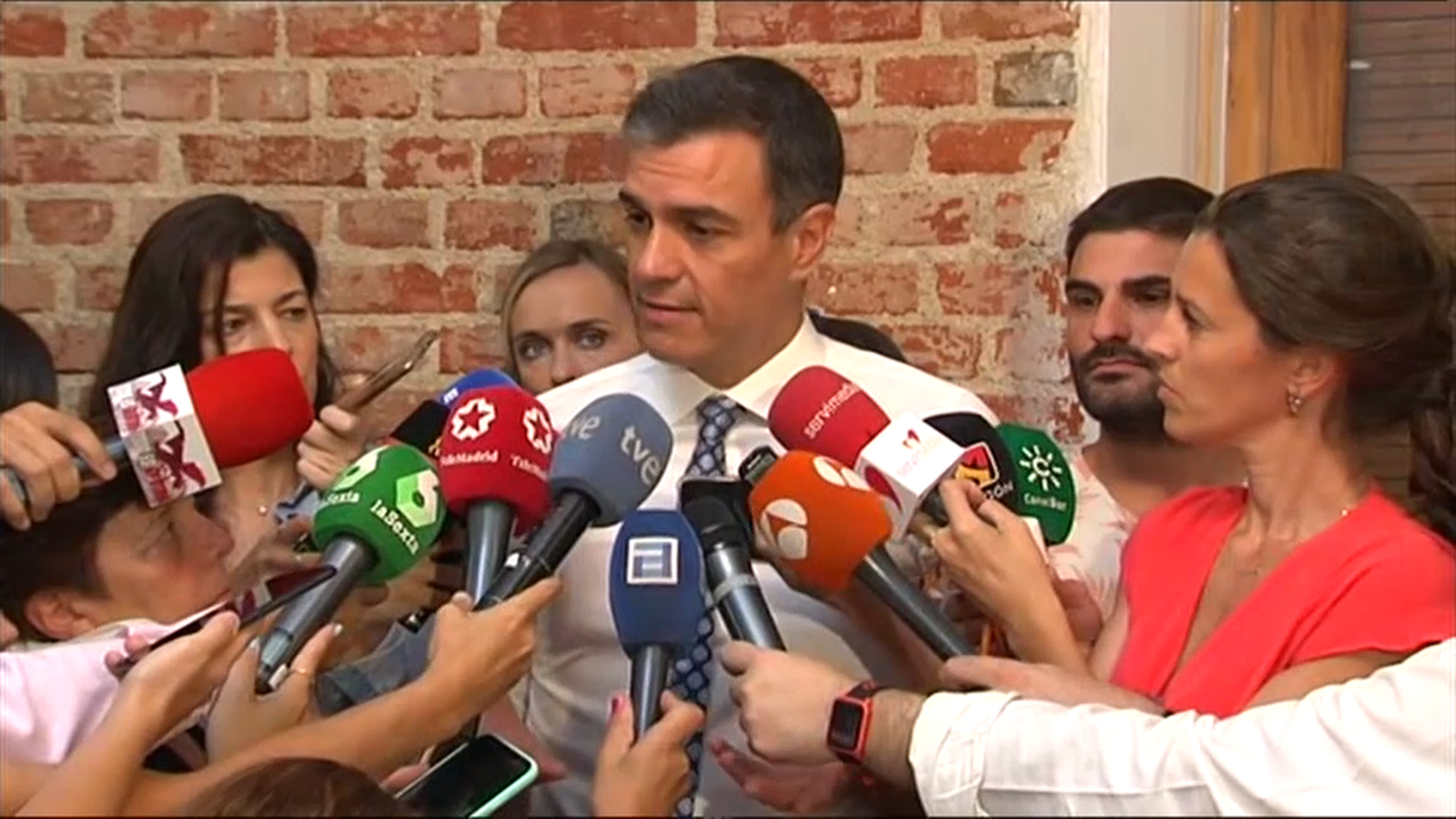 Pedro Sánchez visita Oriola per a conéixer l\'abast de les inundacions