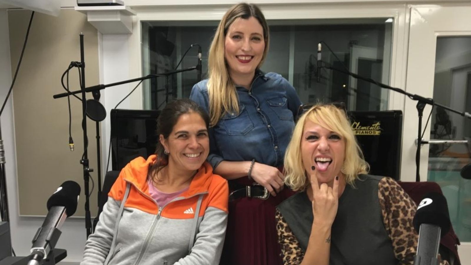 29.10.2019 | #Versionautes amb Nize Crespo, Sierra Leona, Novio Caballo i debat entre baixistes en #Pioneres