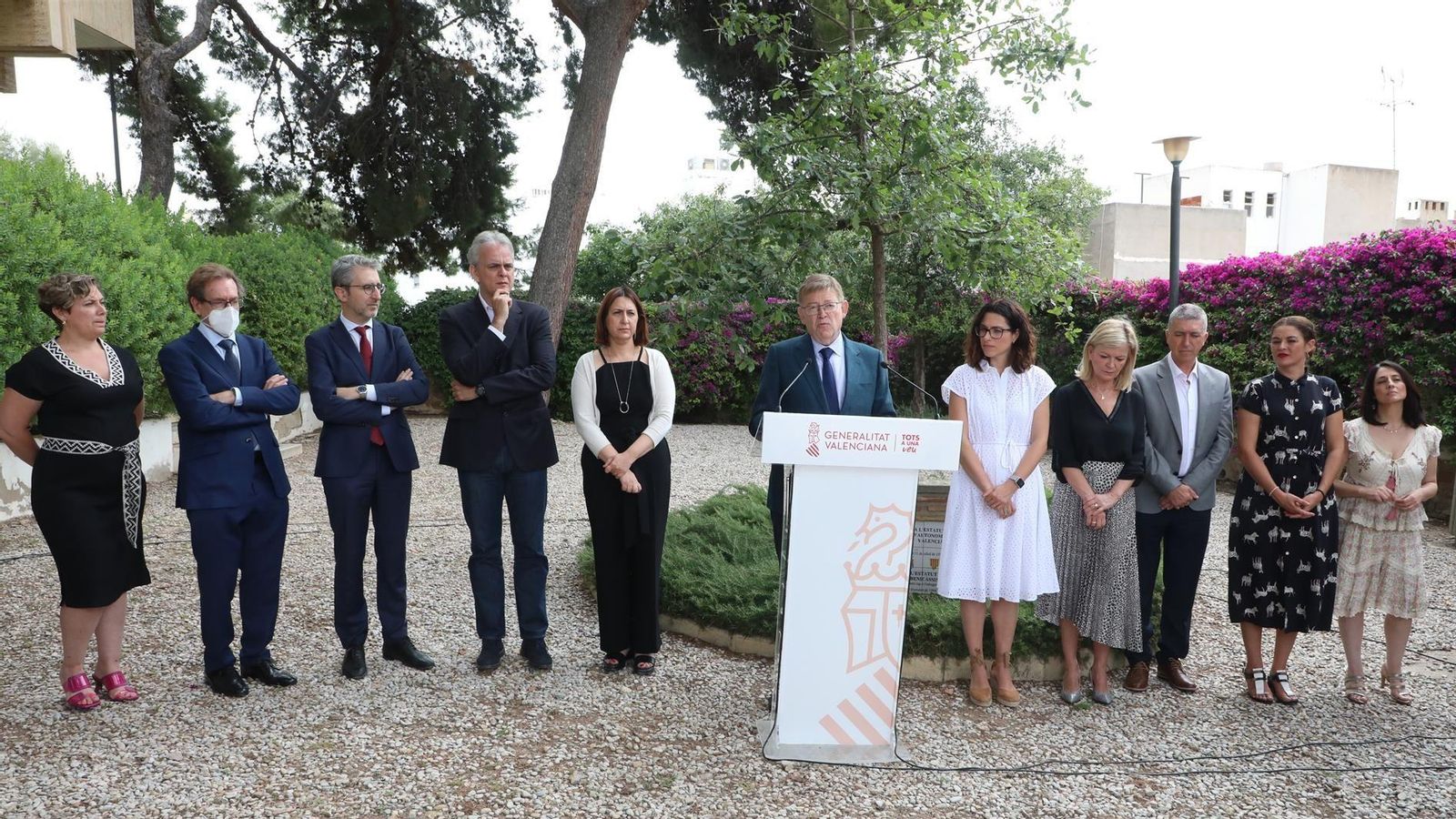 Ximo Puig, envoltat dels consellers del seu govern, en l'acte commemoratiu de l'Estatut, que s'ha celebrat aquest divendres a Benicàssim