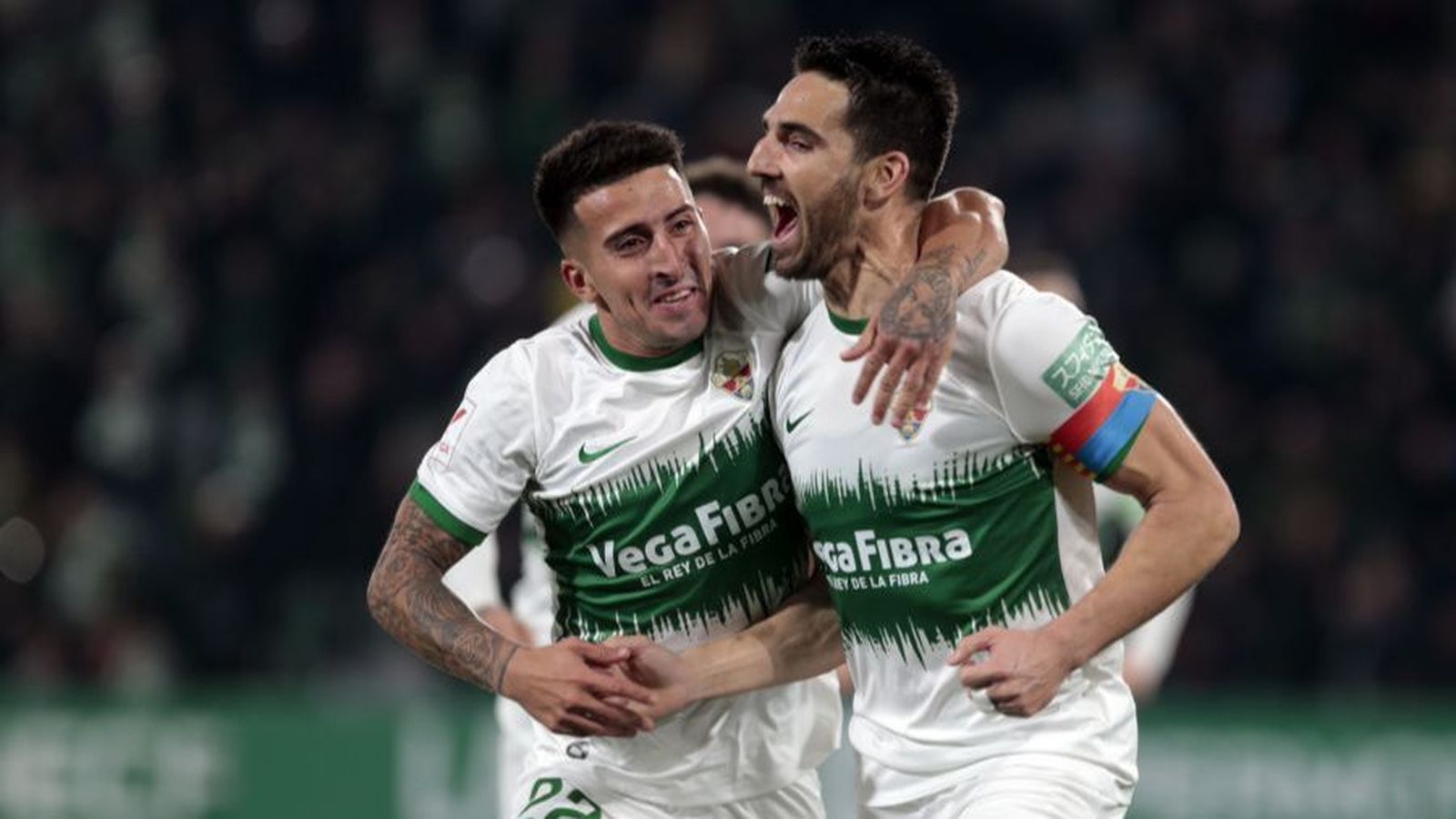 Pedro Bigas celebra el gol amb Nico Fernández