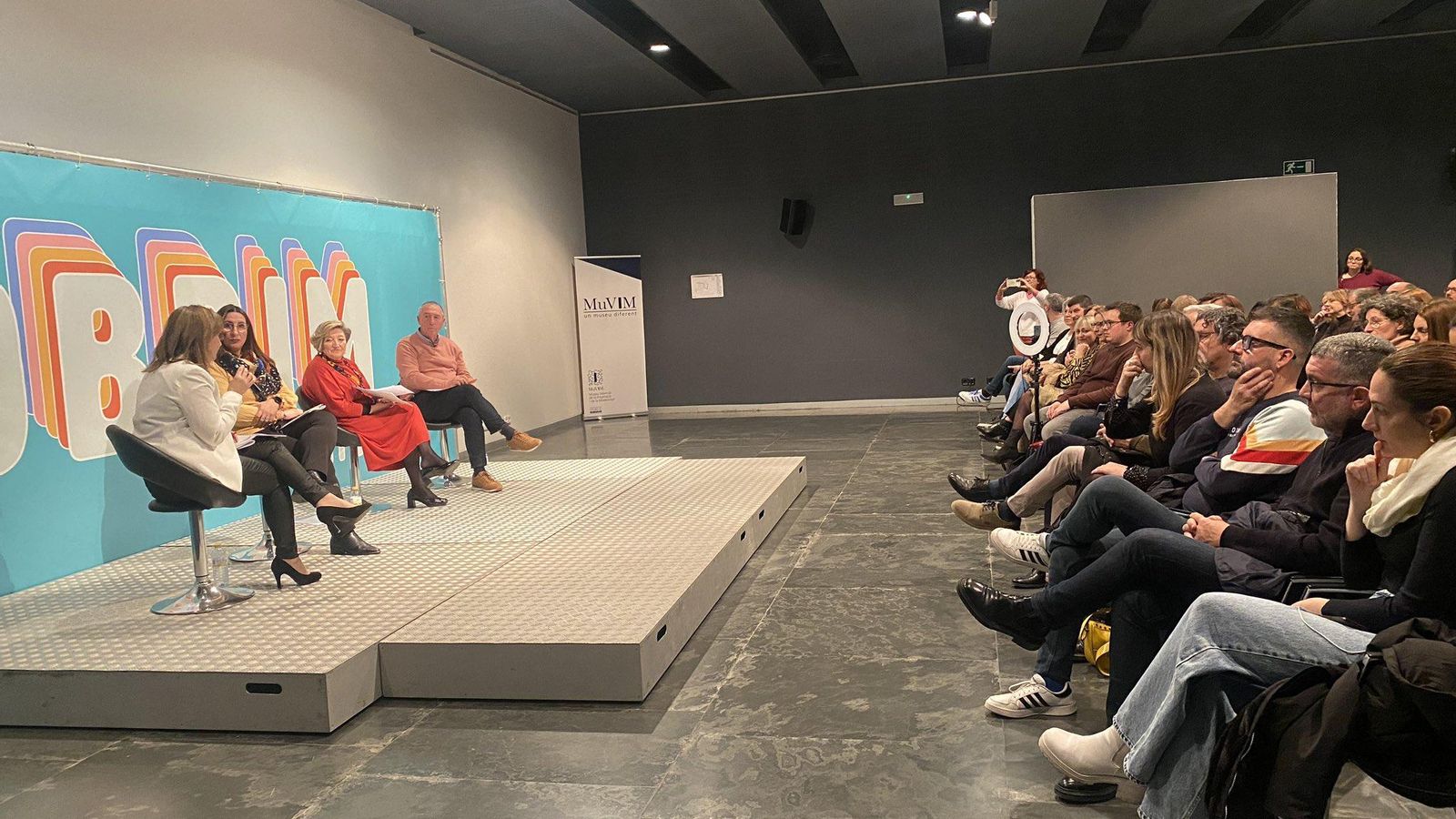 Acte d'Obrim per guanyar dedicat a la sanitat pública, que s'enmarca en la precampanya de Compromís, celebrat aquest dissabte a València