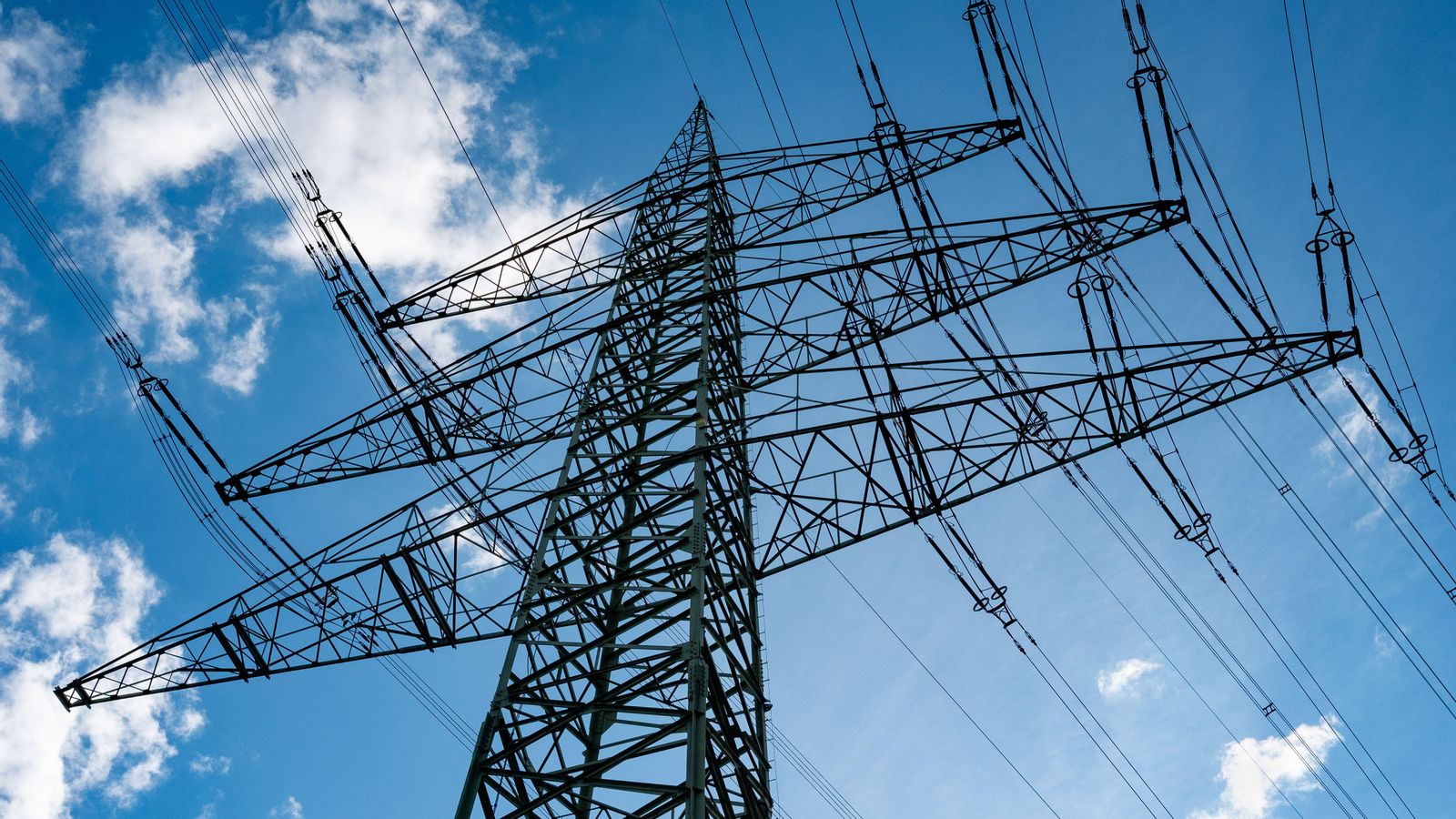 L'impost a les energètiques, com els altres dos, s'ha aprovat amb una vocació temporal