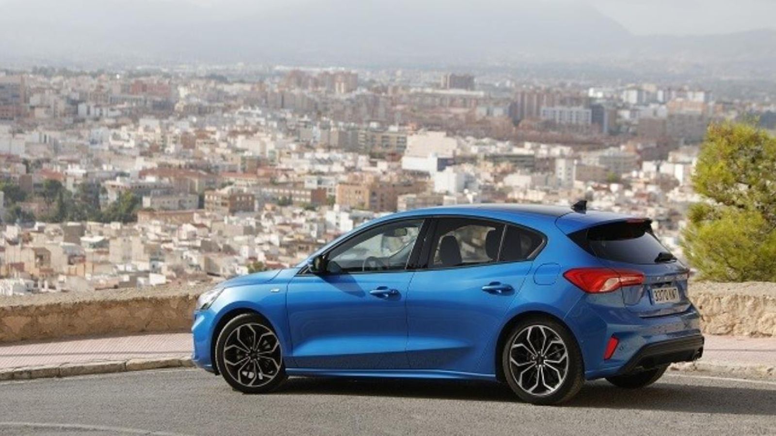 Els beneficis de Ford cauen un 30% en tot el món