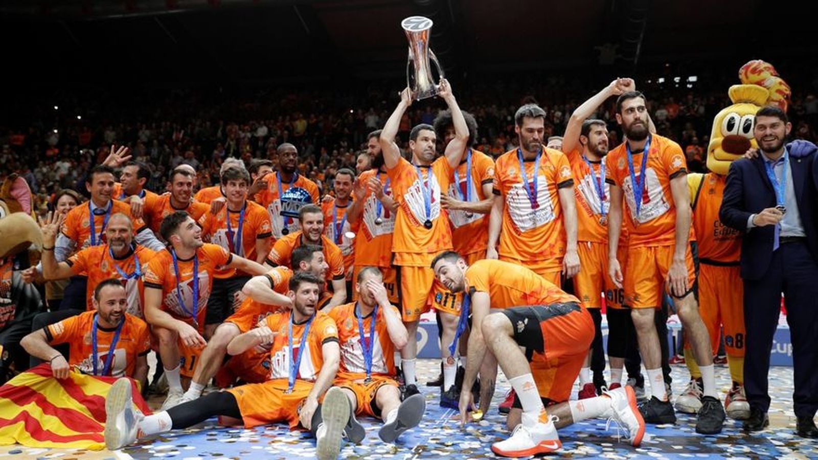 Imatge de l'última Eurocup guanyada pel València Basket