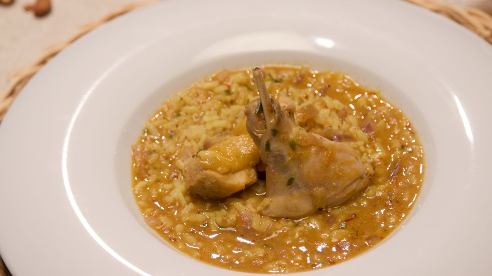 Arròs de conill i pollastre a la mostassa