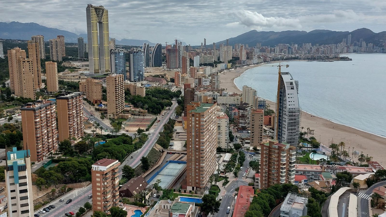 1.BENIDORM, LA MARINA BAIXA, MIGUEL I LAURA -AHIR-.jpg