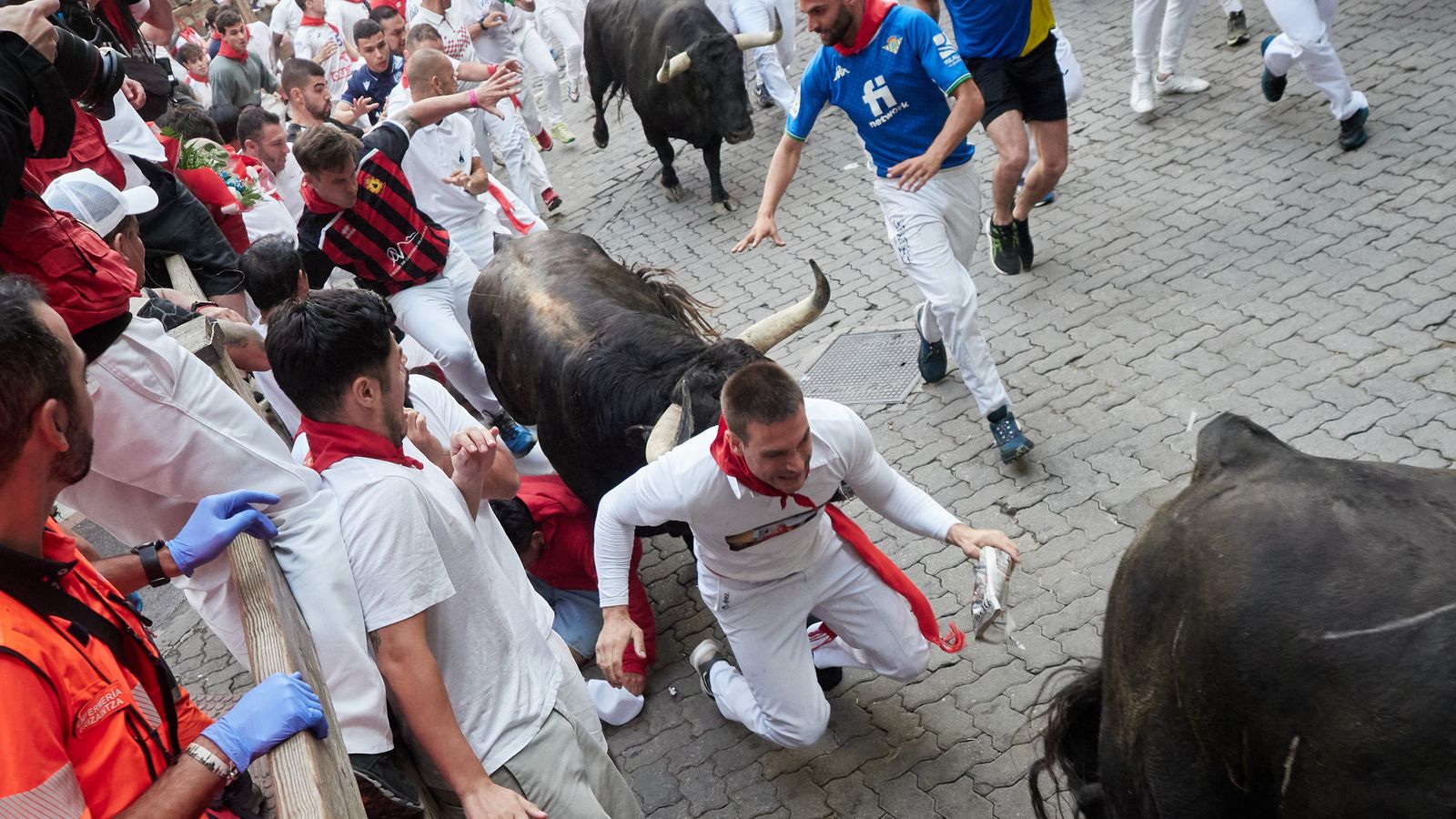 Corredors en el quin 'encierro' dels Sanfermines a Pamplona