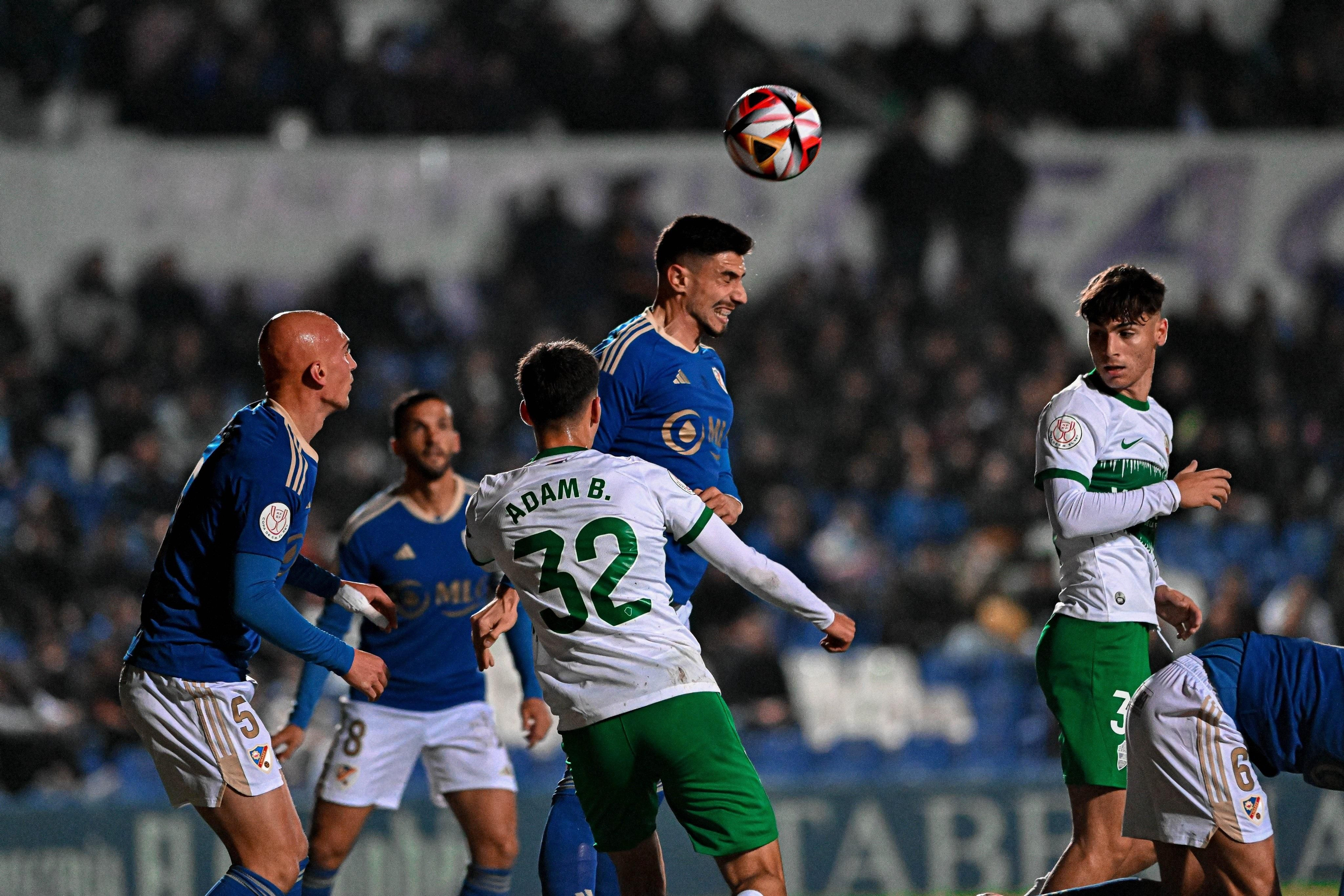 La segona unitat de l'Elx, i fins i tot un jugador del Juvenil, ha eixit d'inici a Linares La segona unitat de l'Elx, i fins i tot un jugador del Juvenil, ha eixit d'inici a Linares