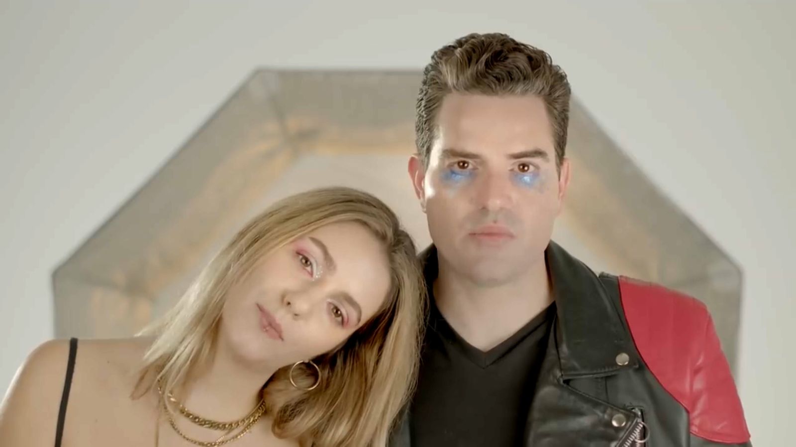 Fragment del videoclip d''Universal', de Dorian i Suu