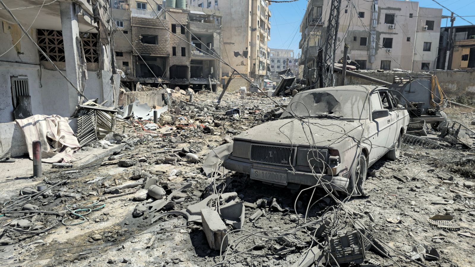 Enderrocs després d'un bombardeig israelià a la ciutat libanesa de Tir