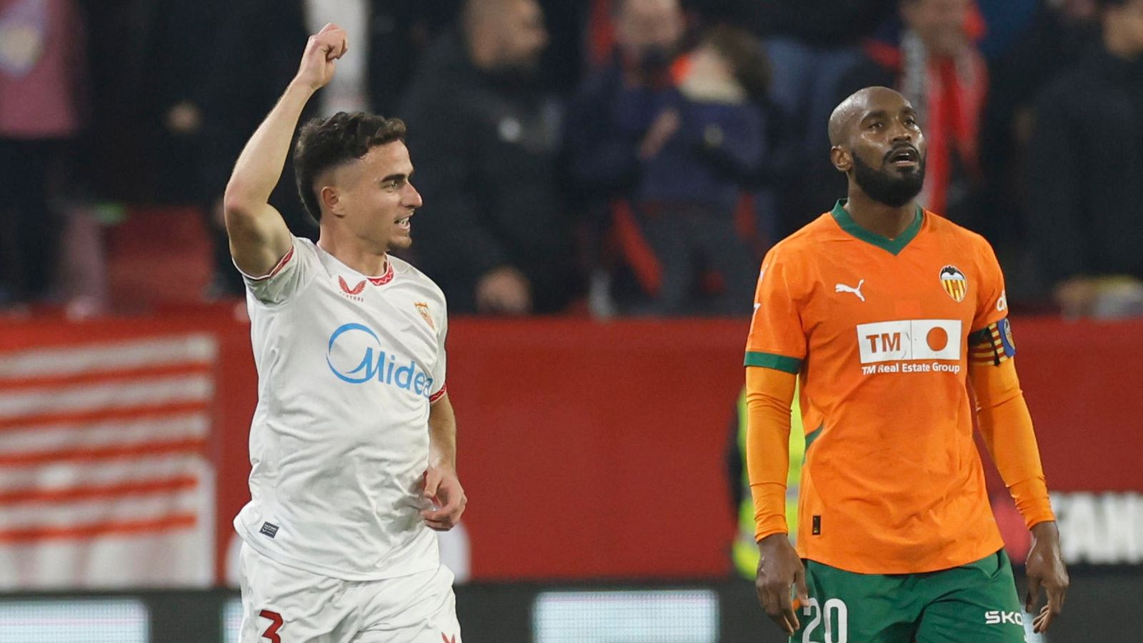 Pedrosa celebra el gol davant la desesperació de Foulquier