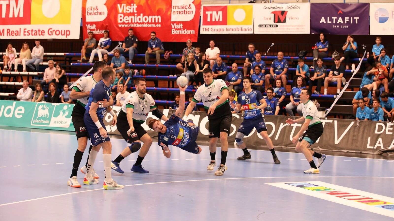 Pablo Vainstein, en una acció d'atac